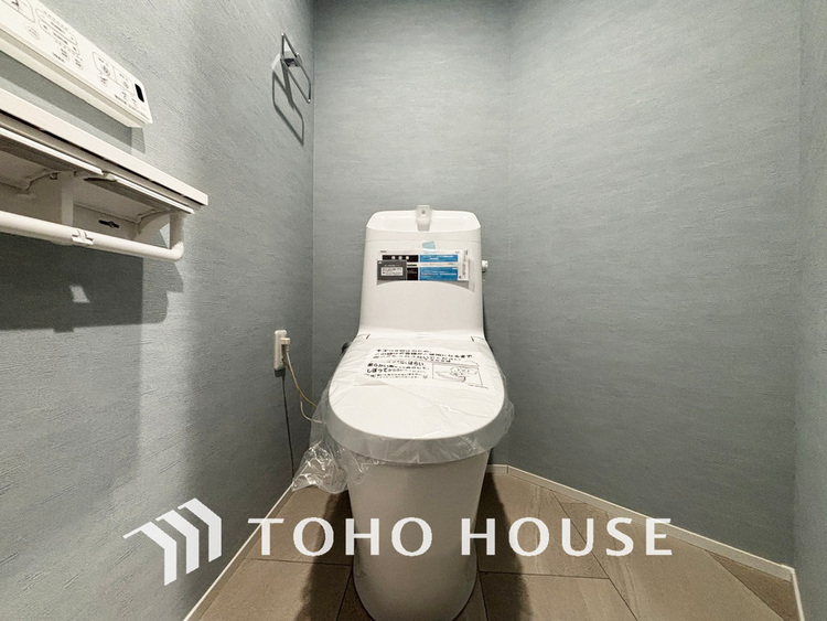 トイレ 清潔な洗浄機能付温水シャワートイレ