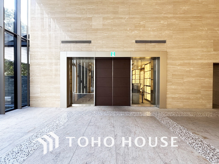 エントランス マンション入り口