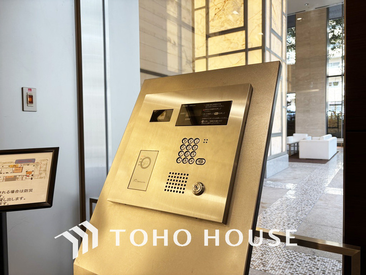 エントランス エントランスはオートロック完備で安心のセキュリティ