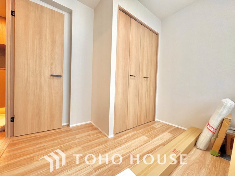 内装 寝室は一日の疲れを癒す大切な空間。快適で落ち着けるおすすめの間取りです。