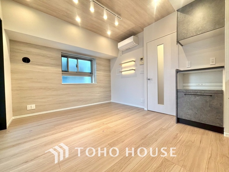 内装 ◆瀟洒な空間◆落ち着きのある彩が見事に調和させた瀟洒な空間を演出。ここに集まる家族の会話と笑顔が絶え間なく続く幸せな空間。