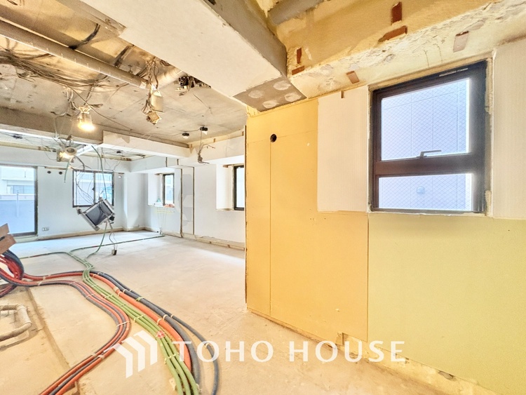 キッチン 時を超えて愛されるデザインが、日常を特別なひとときへと昇華させます。この場所から、心満たされる豊かな食卓が始まります。