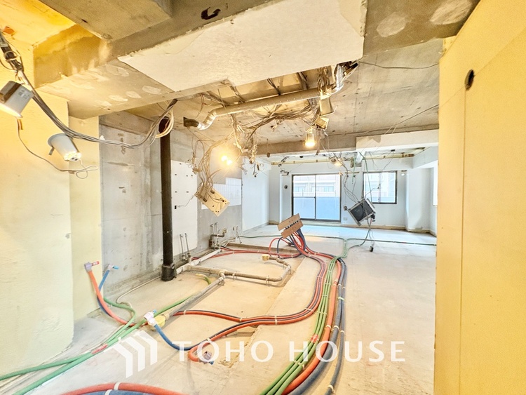 洗面 清潔感あふれる洗面化粧台で、毎日の身支度を快適にサポートします。