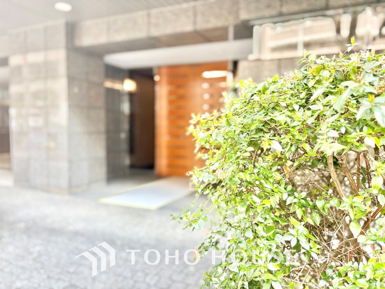 エントランス ほんの少しのこだわり。ちょっとした色使いがその家がもつ雰囲気を醸し出します