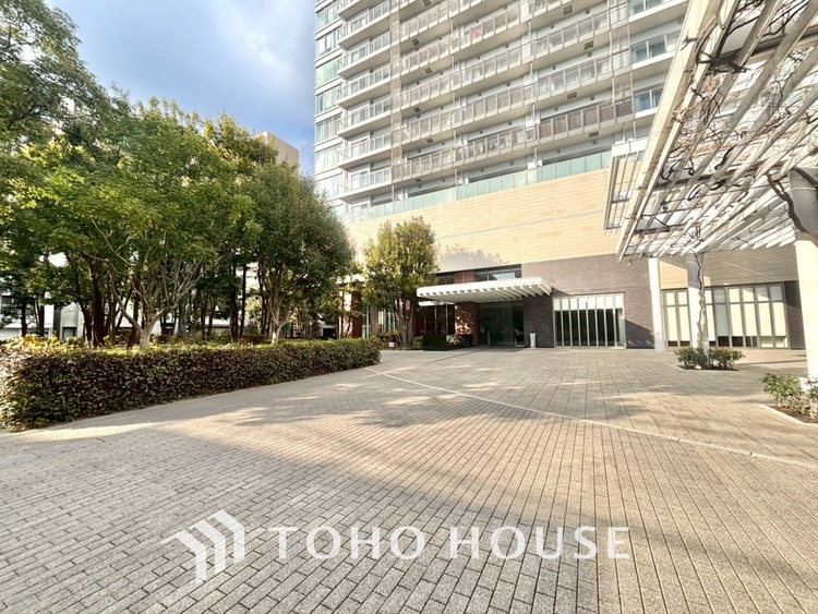 外観 漂う上質な空気感、マンションに入れば「おかえりなさい」と笑顔で迎えてくれるエントランス。最良の心配りを感じるマンションでした。