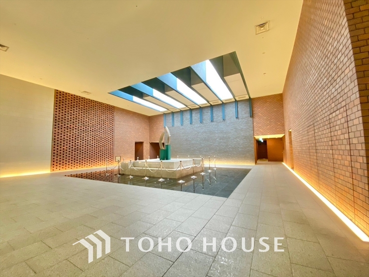 エントランス 快適に過ごして頂ける様に落ち着いた雰囲気作りから行っています。