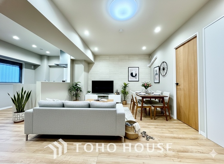 内装 ＊配置してある家具や小物はCGによるイメージ画像です。ここにはみんなが集い、食事と楽しい会話が始まる。