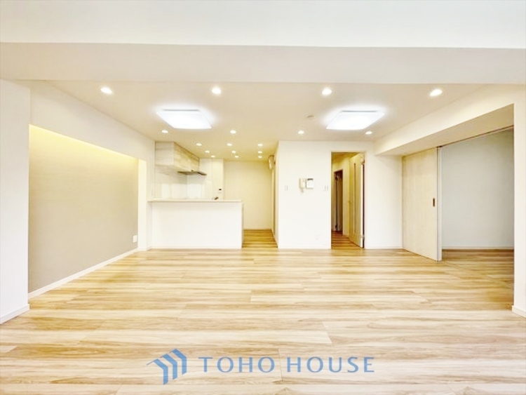 内装 ◆ここに在る◆事も無げに美しく、伝えるには筆舌に尽くし難い。豪華絢爛や華美と言う事ではなく、住まう者にとって暮らし易く心地がいいと言う美しさがこの住まいには込められている。