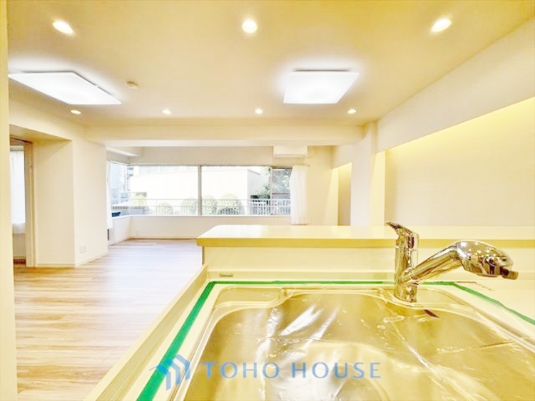 キッチン ◆夏の海の空◆あの頃の夏空のブルースカイ。太陽と潮のかおりが僕の鼻をかすめのんびりとしたリゾート地の情景が思い浮かぶ。心地よい夏の思い出のかおりを。