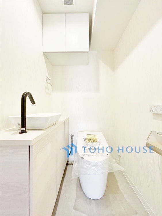 トイレ ◆住むほどに実感する快適性＆機能性◆各空間を彩る設備は、デザイン性に優れたHigh Quality仕様が装備。広く使い勝手のよい空間と設備で、理想の暮らしを演出します。