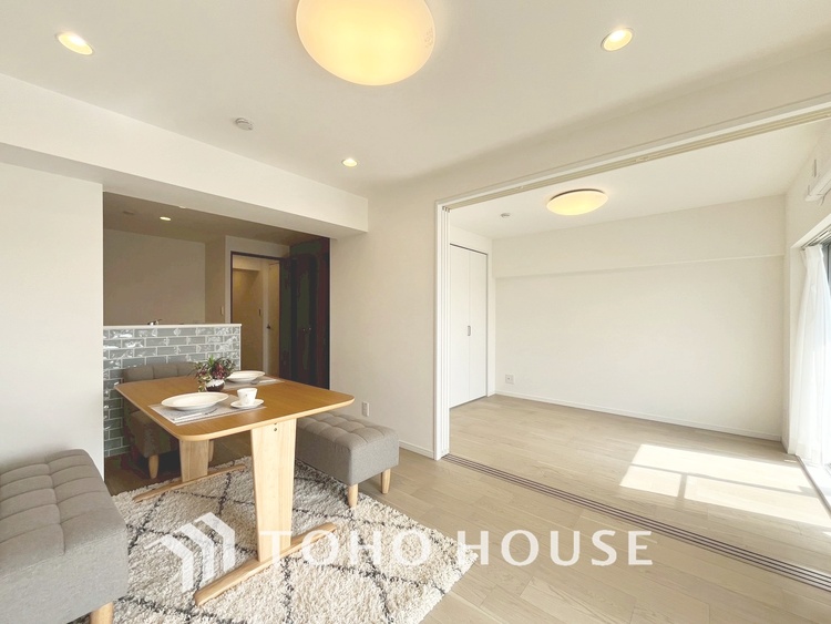 内装 【LIVING】◆住む喜び、楽しさ、感動◆を君と共有したい。いつまでもずっと家族を見渡せるこの広い空間で。