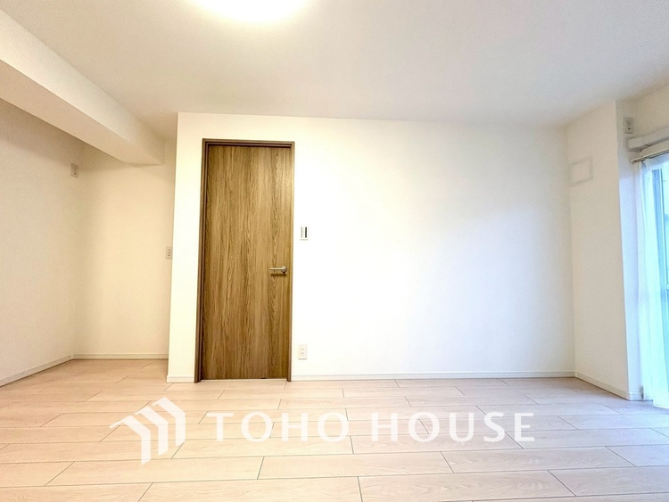 内装 【LIVING】◆眩い◆光が燦々と入り、家族の笑顔を照らす。「いつまでも続いて」と願う夢のような毎日がここにある。