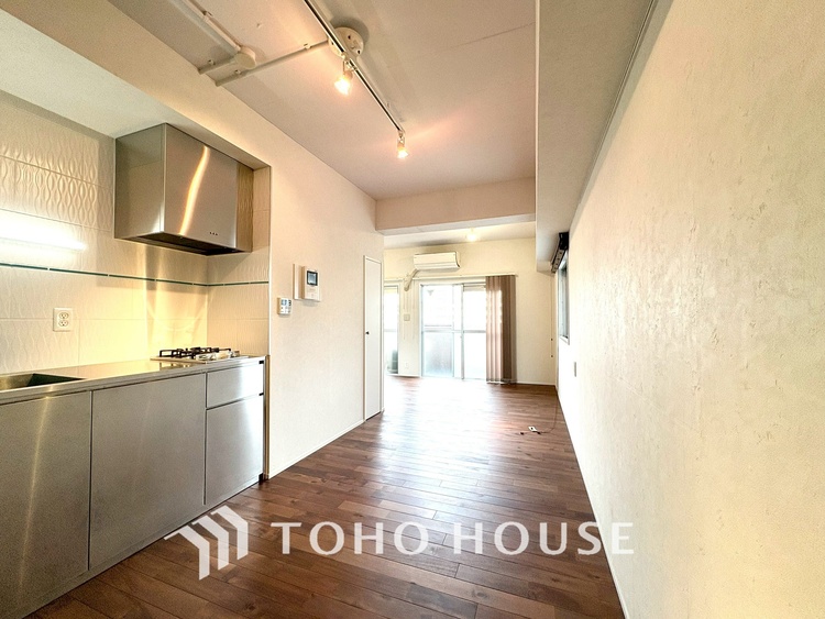 内装 現在改装中◆Sunshine◆光が燦々と入り、いるだけで気持ちいい。「開放的でゆとりあるお部屋です。」