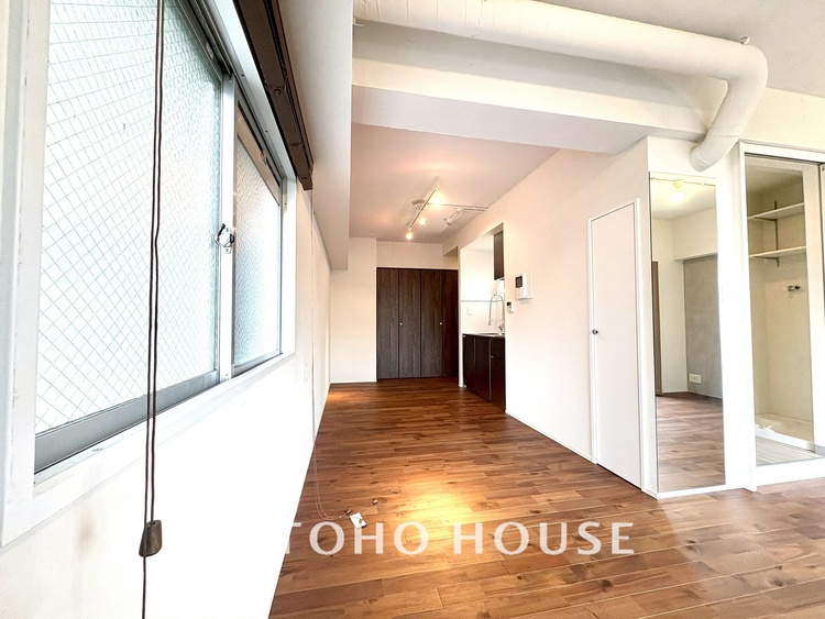 内装 現在改装中◆simple is best◆無駄のない綺麗なつくりのリビングルームであなただけの暮らしを。