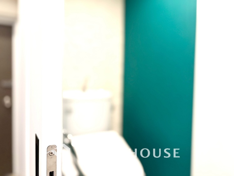 トイレ 現在改装中◆快適◆な生活に不可欠。節水型の高性能トイレを新設。