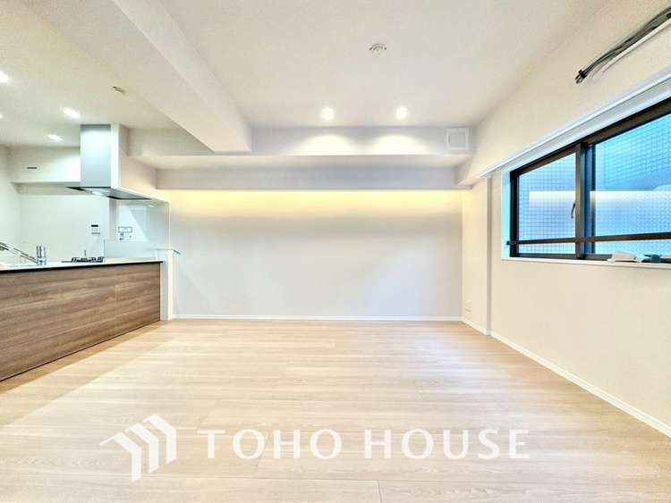 内装 【LIVING】◆陽光◆が差し込む。この開放的なLDKに家族の笑顔が集う。家族が一緒に過ごす空間は明るく、そして居心地よく。