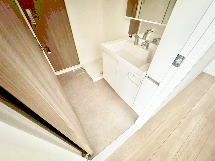 その他 十分な広さの脱衣所。