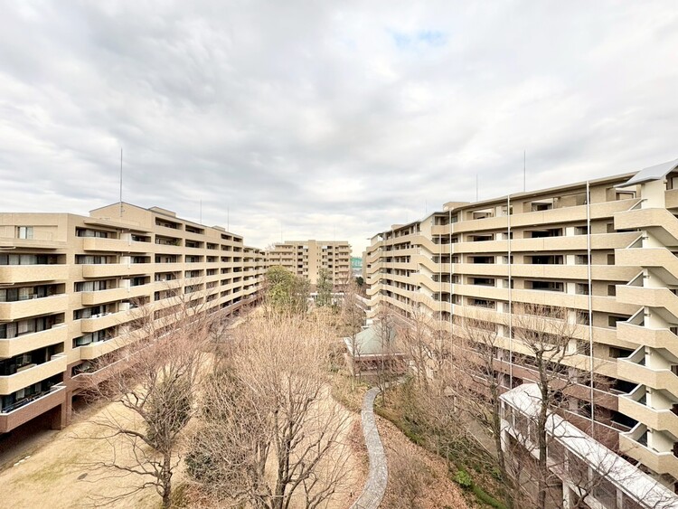 その他 眺望や窓からの景色が良いと、家で過ごす時間も快適です。