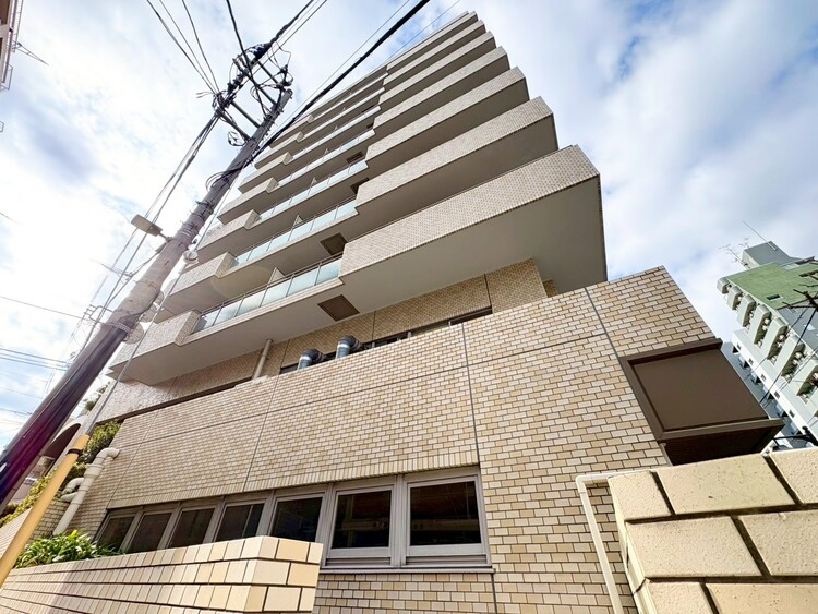 外観 【APPEARANCE】◆陽光◆が差し込む。この開放的な空間に家族の笑顔が集う。家族が一緒に過ごす空間は明るく、そして居心地よく。