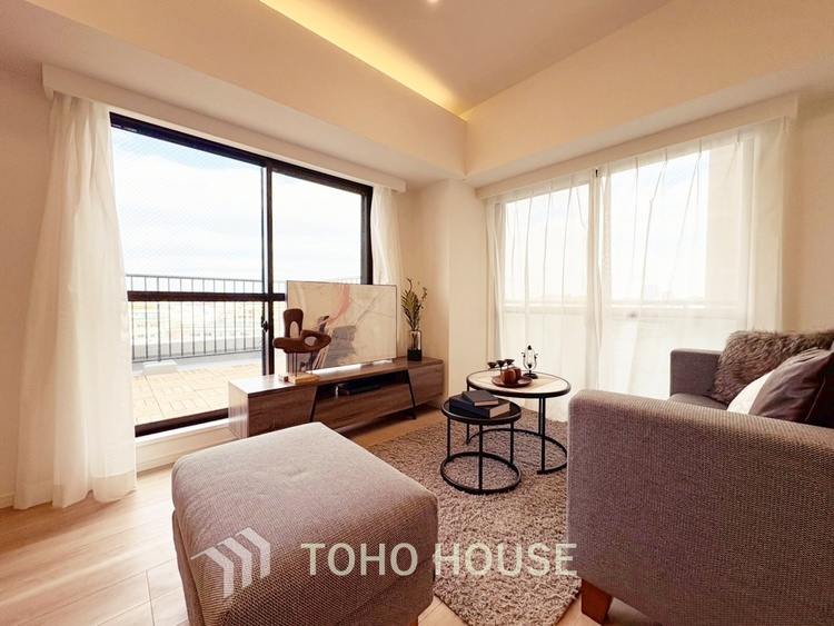 内装 【LIVING】◆陽光◆が差し込む。この開放的なLDKに家族の笑顔が集う。家族が一緒に過ごす空間は明るく、そして居心地よく。