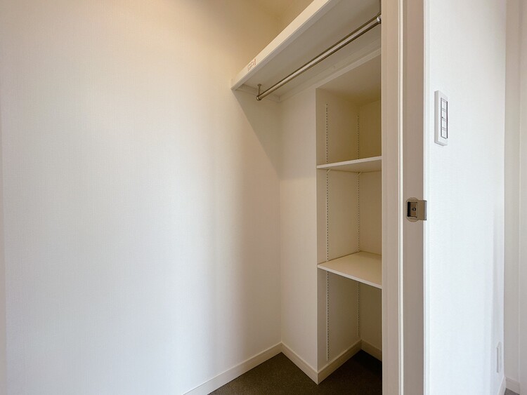 その他 収納スペースが付いていて、お部屋を広く使っていただけます。