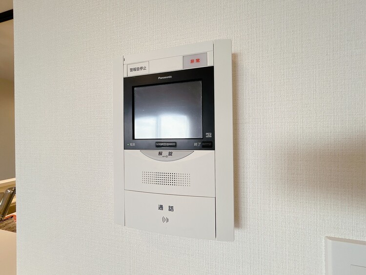 その他 誰が来てもわかる様にモニター付きインターホンを設置。