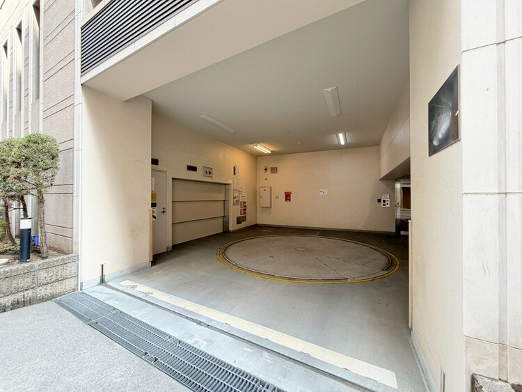 駐車場 駐車スペースが嬉しいですね。※空き状況は都度ご確認下さい。