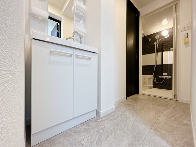 その他 十分な広さの脱衣所。