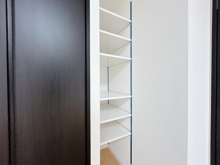 その他 家電やスーツケース、ストック品など何でも片付く嬉しい空間です。