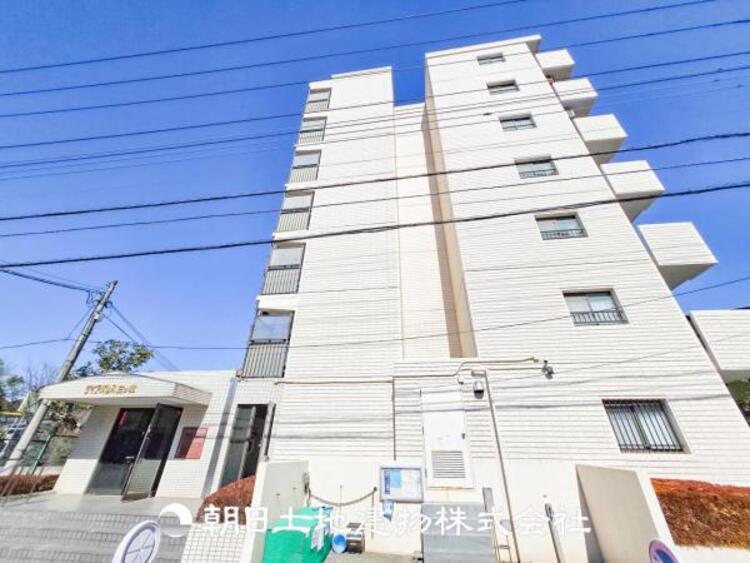 外観 大切なご家族、招いた友人と過ごすひと時を溢れる光が優しく包み込む空間。