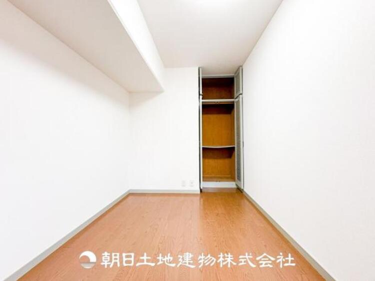 内装 趣味・感性で個性的に飾って頂けるようシンプルに仕上げてあります。