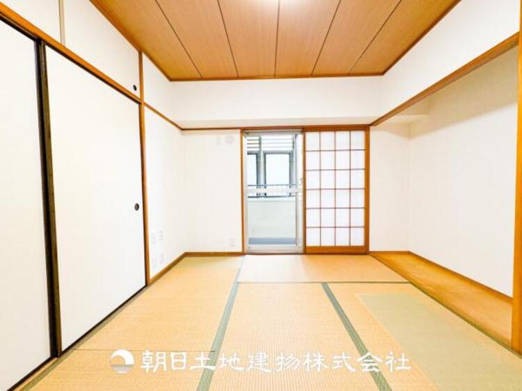 内装 来客時の客室としても利用できますし、お子様のプレイルームやお昼寝に最適なお部屋です。