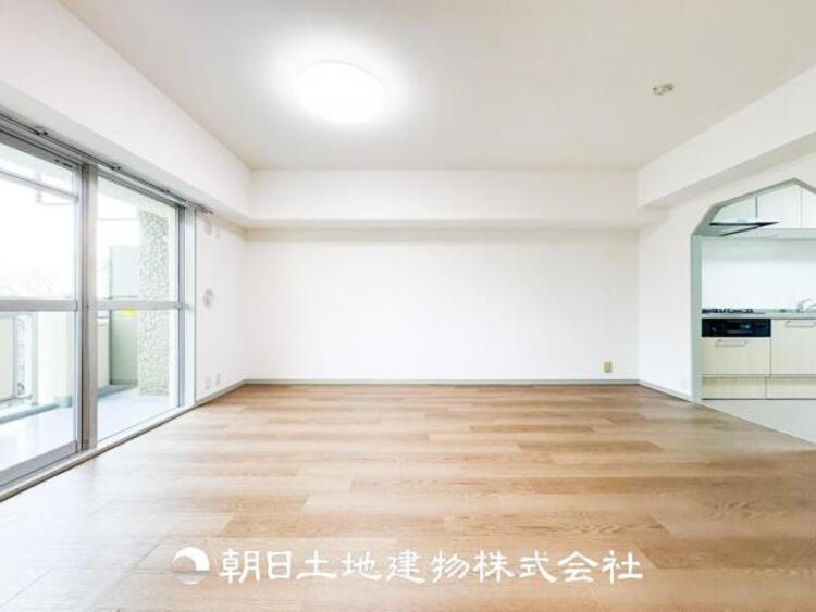 居間 リビングは、お子様の勉強スペースとしても活用できます。