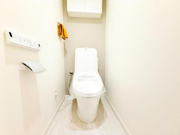 トイレ 【トイレ】ウォシュレット、保温機能付き便座など充実の設備です　お掃除がしやすくストレスフリー！！