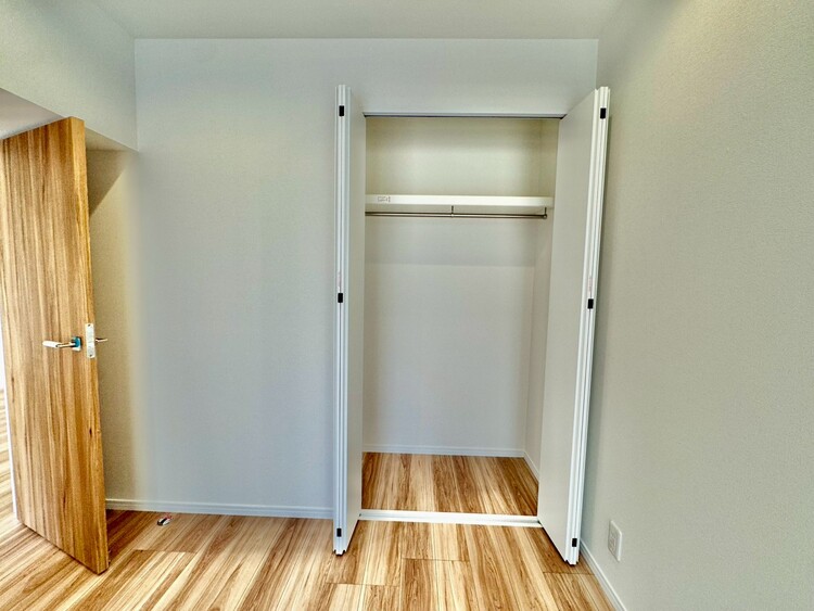 その他 収納スペースが付いていて、お部屋を広く使っていただけます。