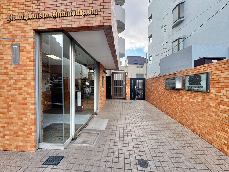 その他 上質感漂う玄関アプローチです。