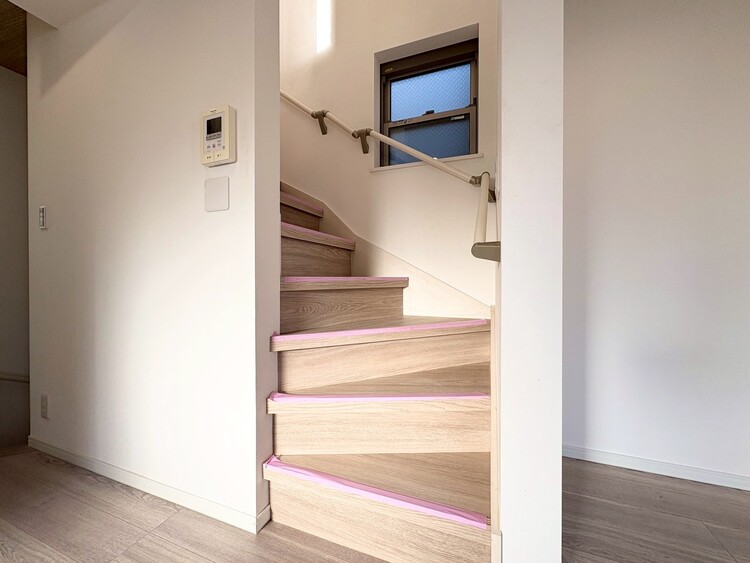 その他 階段があります。