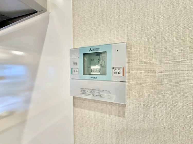 その他 見やすい画面で操作しやすい給湯パネル。