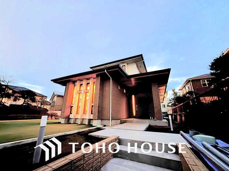 外観 〜敷地面積546平米超えの広々2階建て住戸〜カースペース3台付きです〜