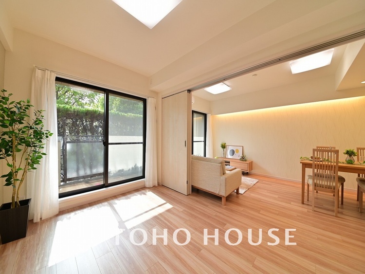 内装 1日の疲れを癒し、心地よく寛げるようゆったりとした広さをしています