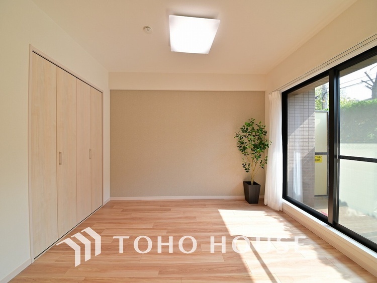 内装 シンプルですっきりとした室内は飽きのこない居心地の良い雰囲気です