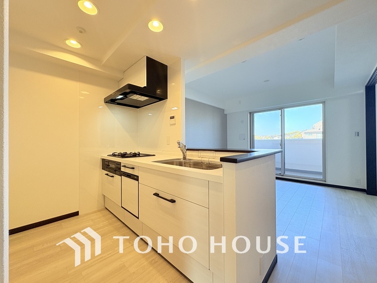 キッチン シンプルな部屋の雰囲気に溶け合うナチュラルキッチン