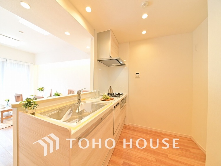 キッチン シンプルな部屋の雰囲気に溶け合うナチュラルキッチン