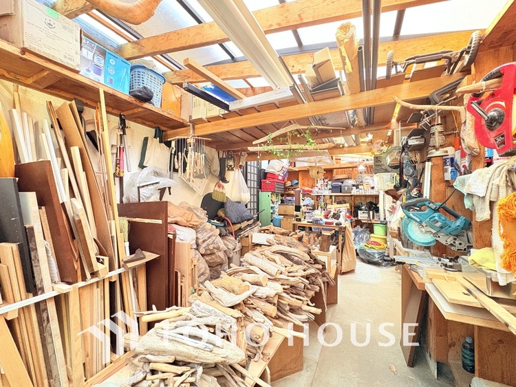その他 趣味部屋とも活用できそうな倉庫（ガレージ）が完備されています