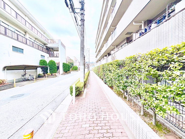 収納 クローゼット完備で、季節物の衣類や小物もきれいに収納できる便利な設計です。