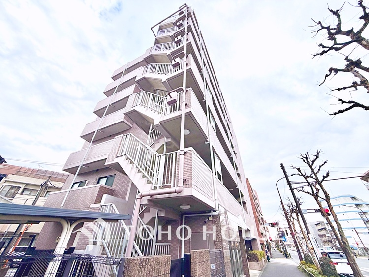 内装 シンプルで洗練されたデザインが魅力のリビング。インテリアを自由に楽しめる空間です。