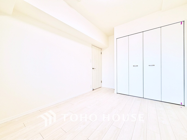 内装 ゆとりある面積と充実収納で、子供部屋や寝室として快適に使えます。