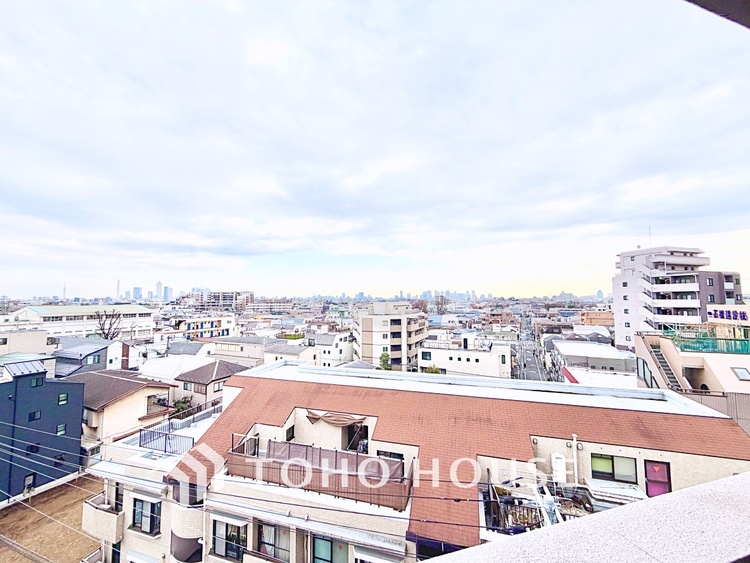 バルコニー 開放感あふれるバルコニーで、朝の光や夜風を感じながら心地よい時間を過ごせます。