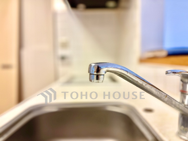 内装 ◆海の向こうへ沈む夕日◆オレンジ色の光は大人になった今の僕にはわかる。1日の終わりを伝えに来たわけではなく、また明日が来る方へ導いてくれた事を。