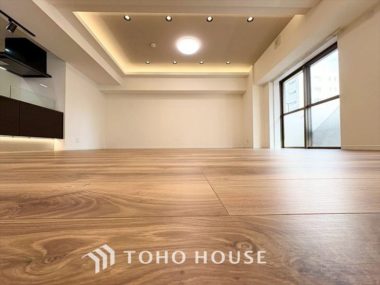 内装 【LIVING】◆陽光◆が差し込む。この開放的なLDKに家族の笑顔が集う。家族が一緒に過ごす空間は明るく、そして居心地よく。